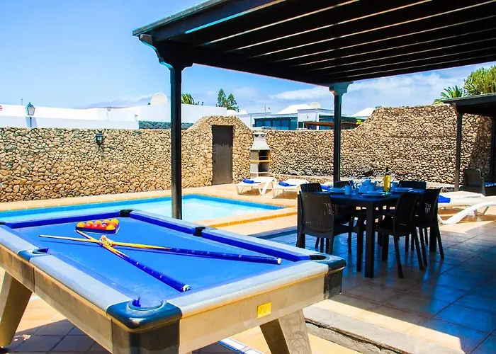 Calamares With Heated Pool And Air Conditioning Villa *