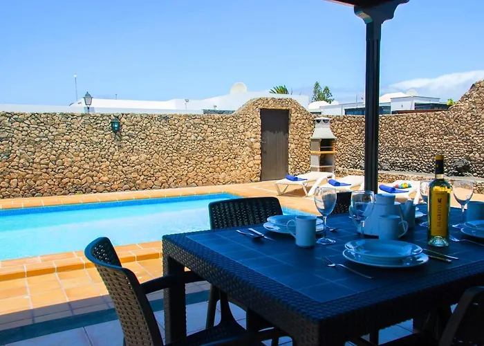 Villa Calamares With Heated Pool And Air Conditioning *
